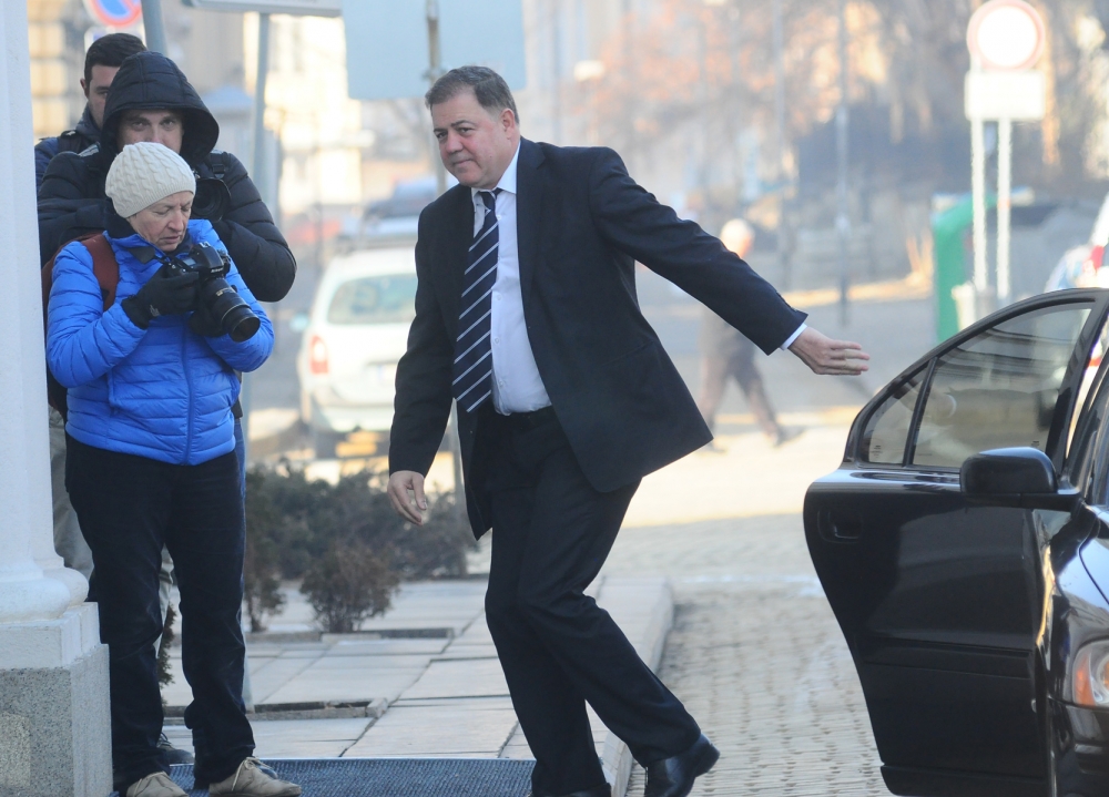 СГП предаде на съд министъра на отбраната в оставка Николай Ненчев за тежко престъпление по служба