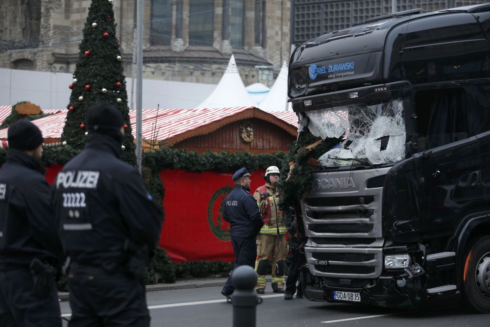 Събраха $170 000 за близките на убития шофьор на камиона от атаката в Берлин