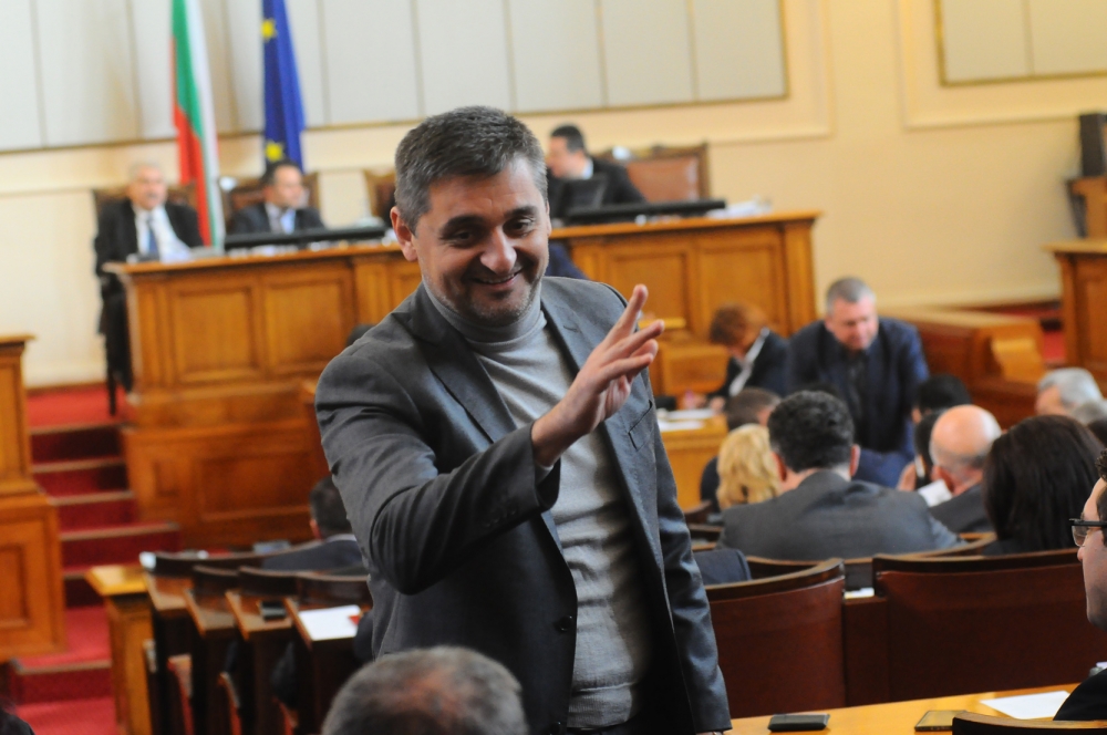 Официално: Кирил Добрев вече не е депутат