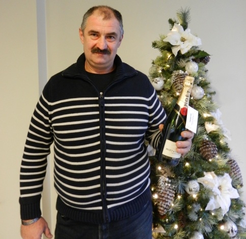 Петрозар Даков, участник в „Еврофутбол“: В навечерието на Коледа сумата 10 000 лева е прекрасен подарък за цялото ни семейство!