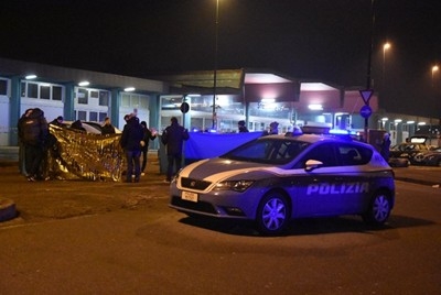 Първи СНИМКИ и ВИДЕО от разстрела на джихадиста в Милано, успял да изкрещи „Аллах Акбар“ под дъжд от куршуми и да рани полицай