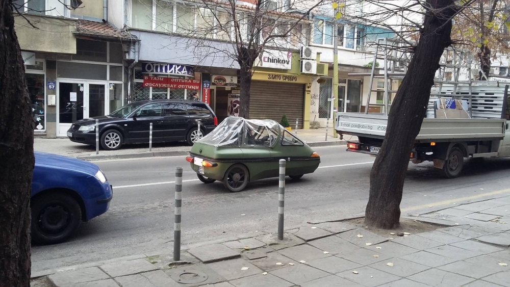 Само в БЛИЦ! Какво е това чудо, което пъпли по софийските улици (СНИМКИ)