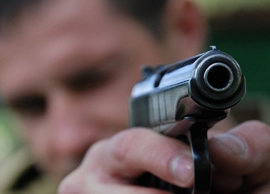 Маскиран с пистолет обра денонощен магазин в Пловдив