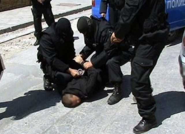 Оборотни дилъри напълниха арестите в Бургас по празниците