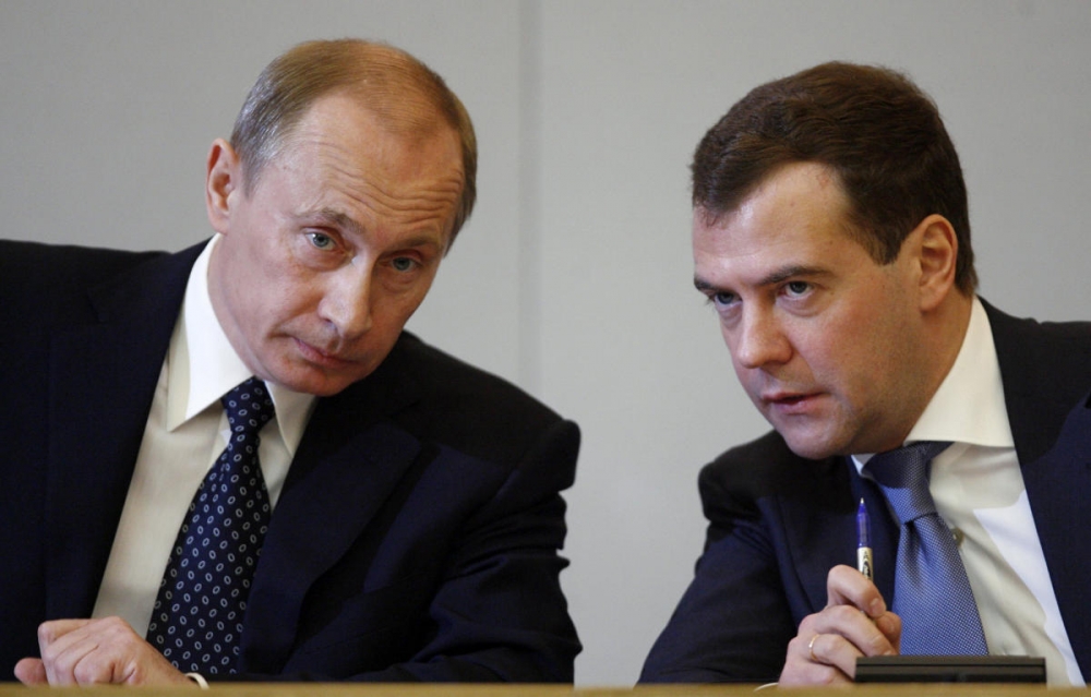 Путин и Медведев ще посрещнат Нова година в семеен кръг