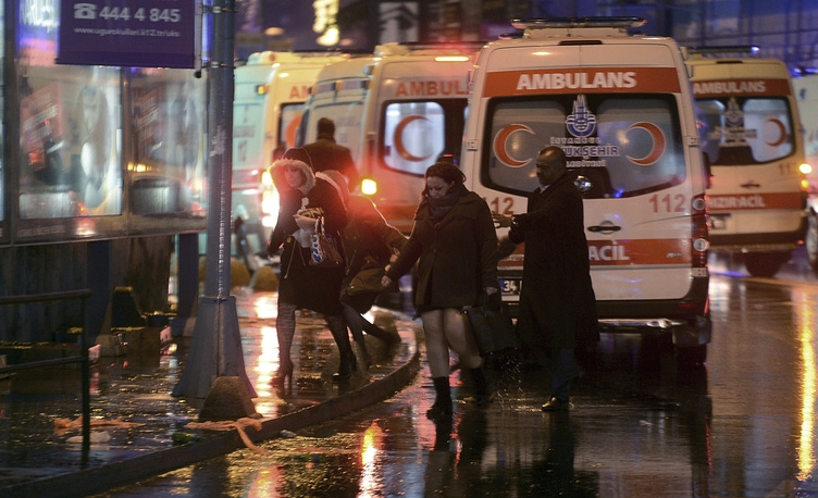 Новогодишна касапница в Истанбул! Десетки убити и ранени в нощен клуб от двама Дядо Коледа (СНИМКИ)