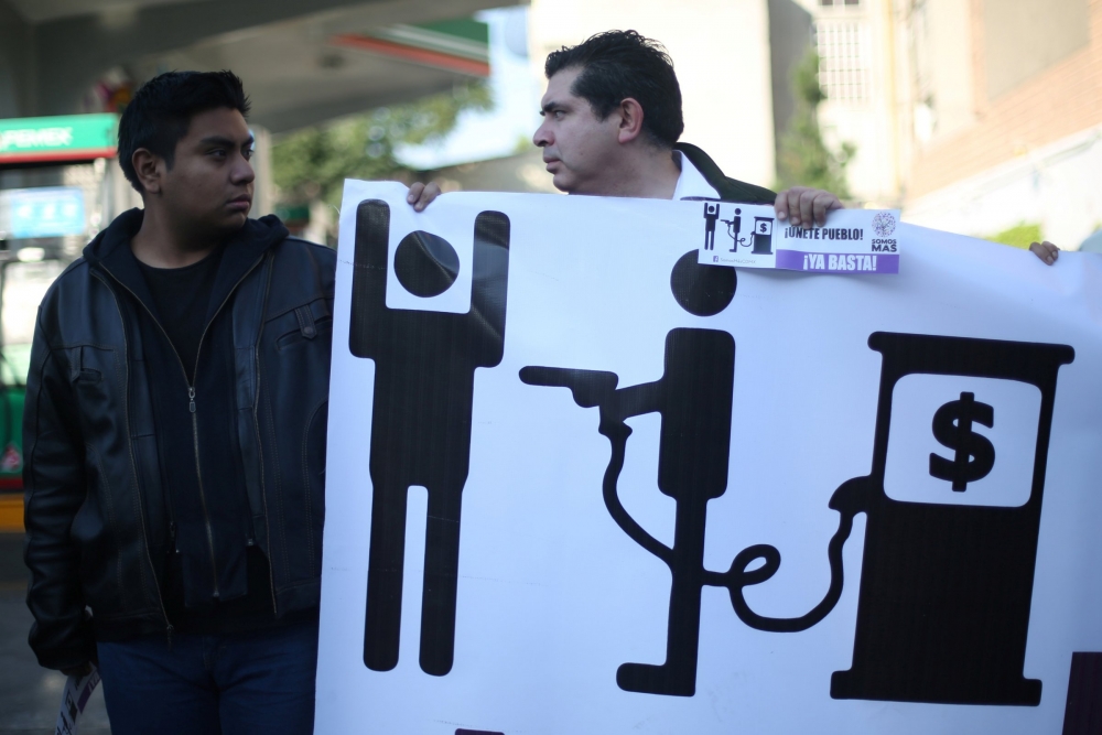Протести в Мексико заради увеличение на цената на бензина