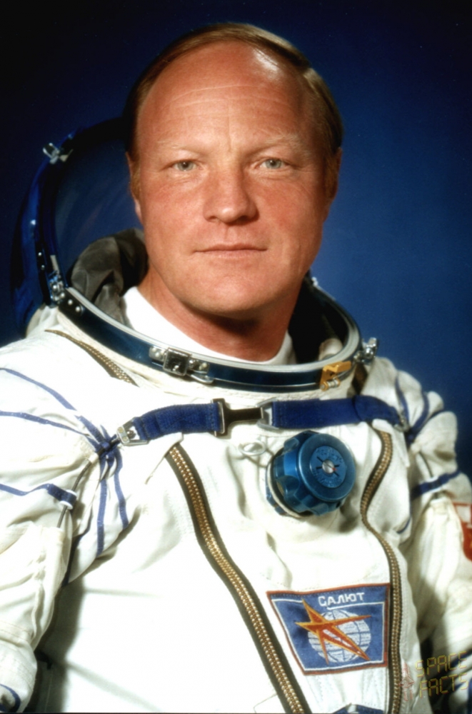 Легендарен руски космонавт почина внезапно след завръщането си от България 
