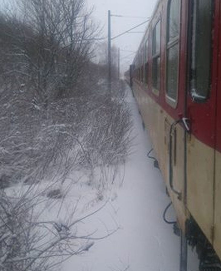 Драма на релсите: Влак се развали на Люляково! Хората стоят над два часа в студения влак 