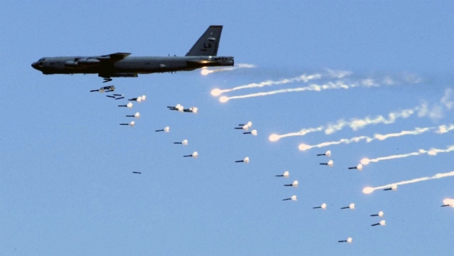 Бойна ефективност: Бомби на В-52 убили в Сирия 15 терористи и 25 мирни жители    