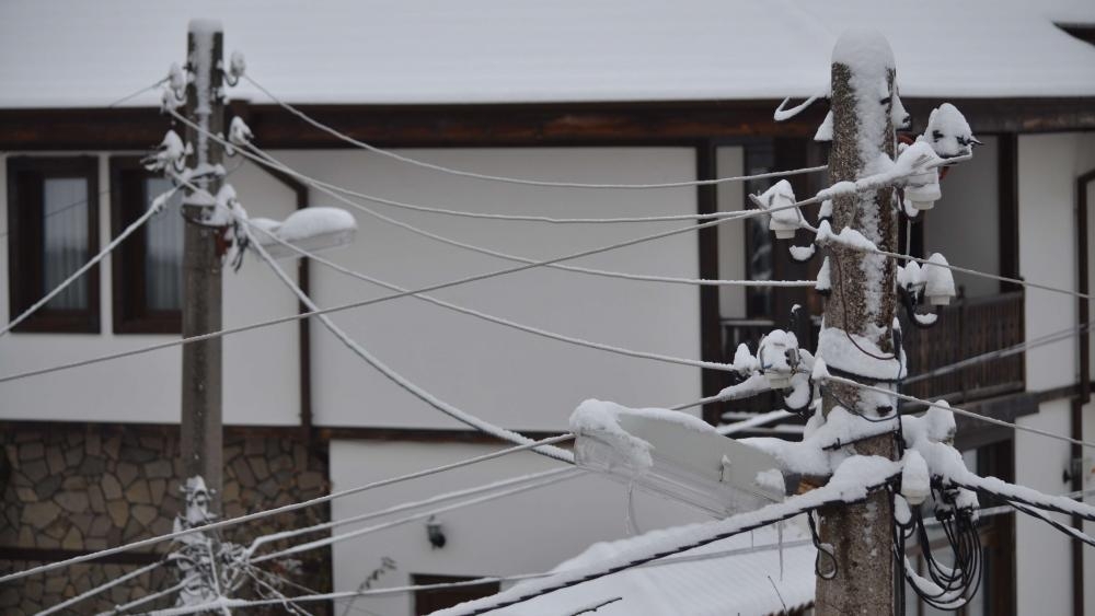 Ужасът заради снега продължава: Приморско, Созопол и от части Бургас са без ток