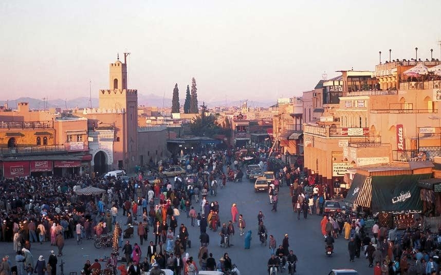 Властите в Мароко забраниха производството и продажбата на бурки  