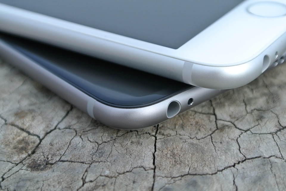 Apple си призна: Всяка ваша крачка се следи през телефоните!