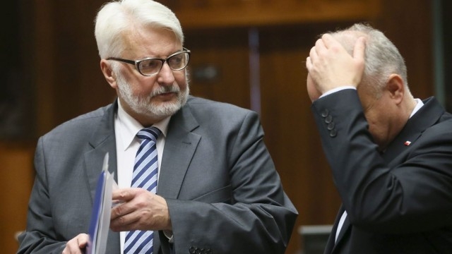 Полският външен министър стана за смях, след като обърка името на малка карибска държава