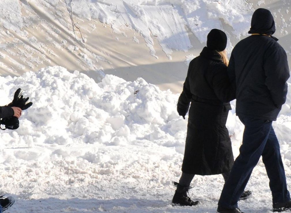 Армията влезе в бой със снега в областите Сливен, Добрич и Бургас