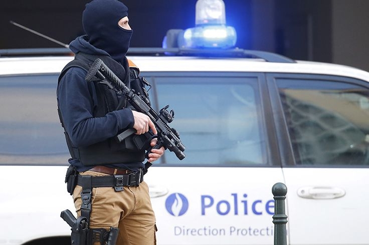 Ето как приключи нощният рейд на полицията в бърлогата на европейските джихадисти (ВИДЕО)