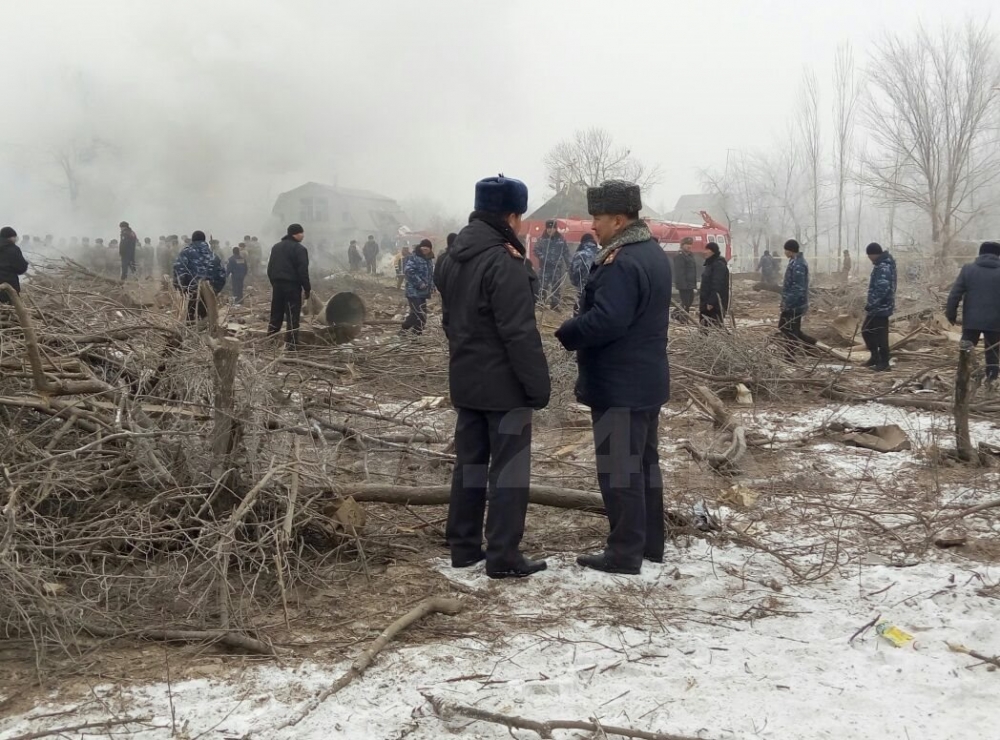 Ужасяващи СНИМКИ и ВИДЕО: 31 тела и части от още девет са открити под рухналия турски Боинг край Бишкек 