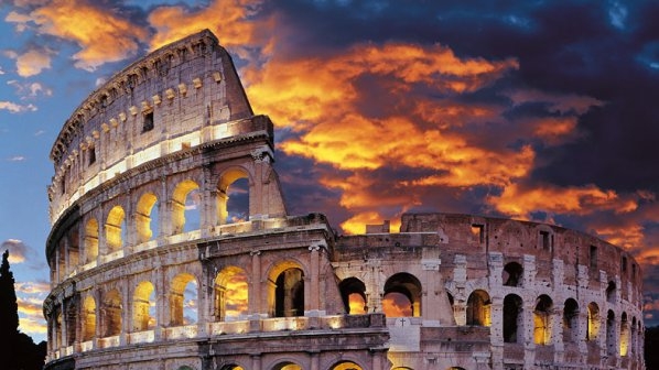 В Рим двама мъже са паднали при опит да изкачат Колизеума