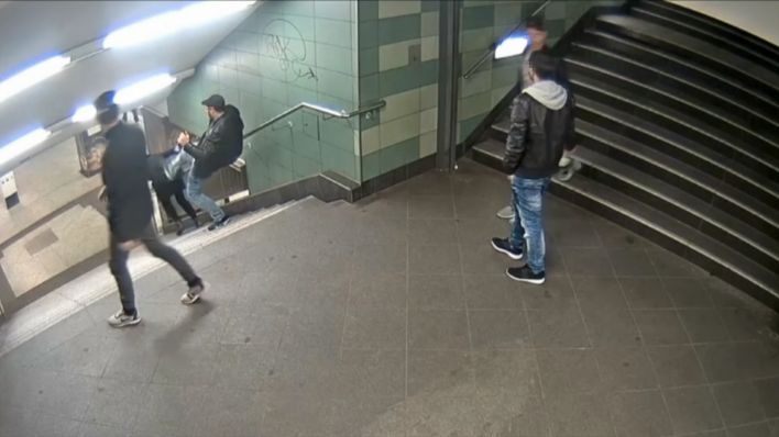 Изродът Светослав, който повали жена в берлинското метро, лежал два пъти във варненския затвор