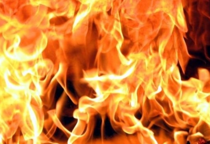 Сигнал до БЛИЦ: Пожар гори в гараж с автобуси в столицата