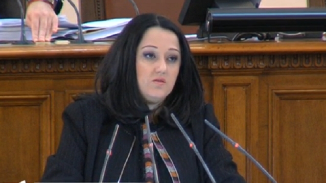 Лиляна Павлова с важна равносметка за реализираните програми за саниране