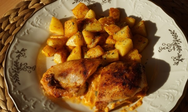 Една рецепта, която ще ви помогне да се заситите: Пилешки ролца с топено сирене и розе