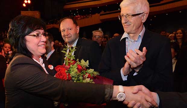 Корнелия Нинова с поредна голяма победа в БСП! Червеният лидер получи много неочаквана подкрепа от...