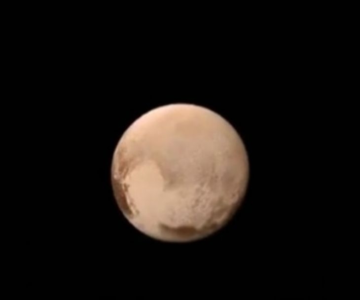 НАСА публикува спиращо дъха ВИДЕО от приближаването към Плутон