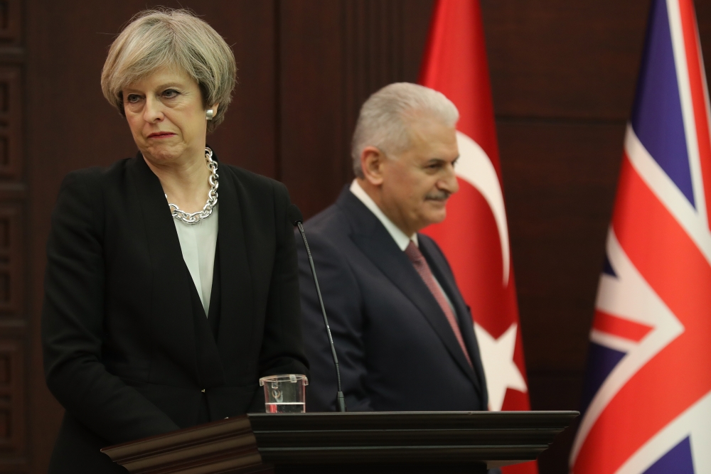 Турският премиер с важни думи след срещата си с Тереза Мей (СНИМКИ)