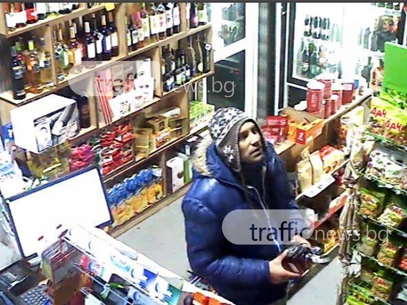 Познавате ли този младеж? Открадна бутилка скъпо уиски и кутия бонбони от магазин в Пловдив (ВИДЕО)