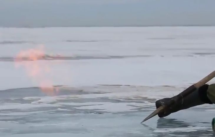 Уникално ВИДЕО запечата пожар под ледовете на Байкал 
