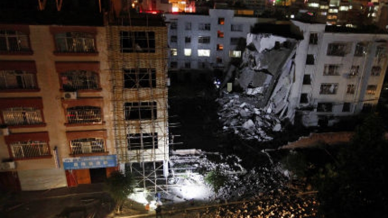 Седем души са загинали при срутване на четири сгради в Китай