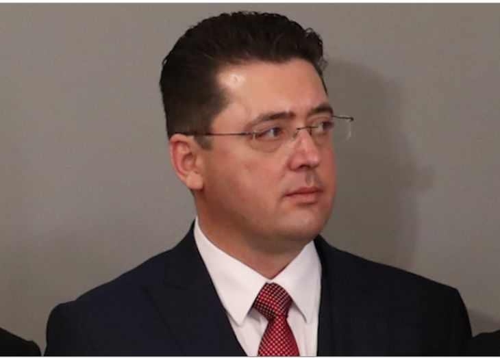 Министър Пламен Узунов пред БЛИЦ: Няма ексцесии, изборният ден върви спокойно