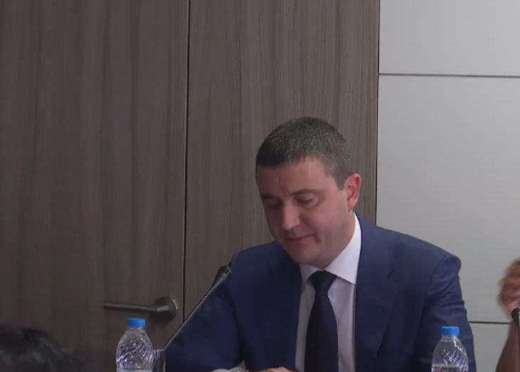 Горанов: Ще се стремим да харчим толкова, колкото изкарваме