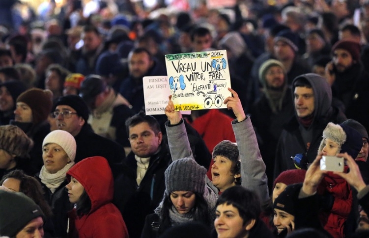 Над 200 хиляди излязоха днес на протест в цяла Румъния 