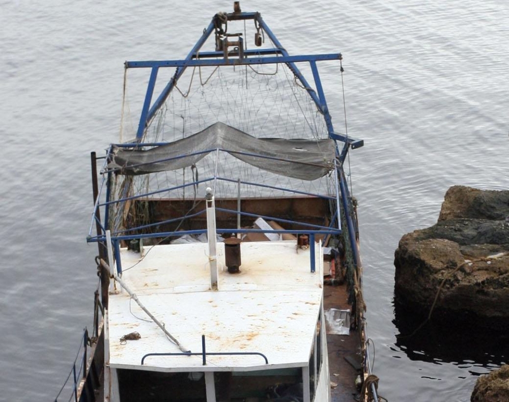Погребаха служебно трупа от морето край Тюленово, ДНК ще доказва на кого е