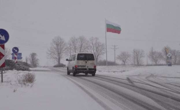 Внимание, шофьори! Ограничават скоростта по магистралата край Бургас