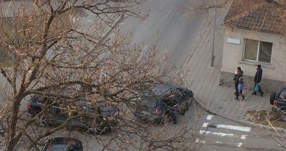 Катастрофа във Варна! Джип и лека кола се блъснаха на кръстовище