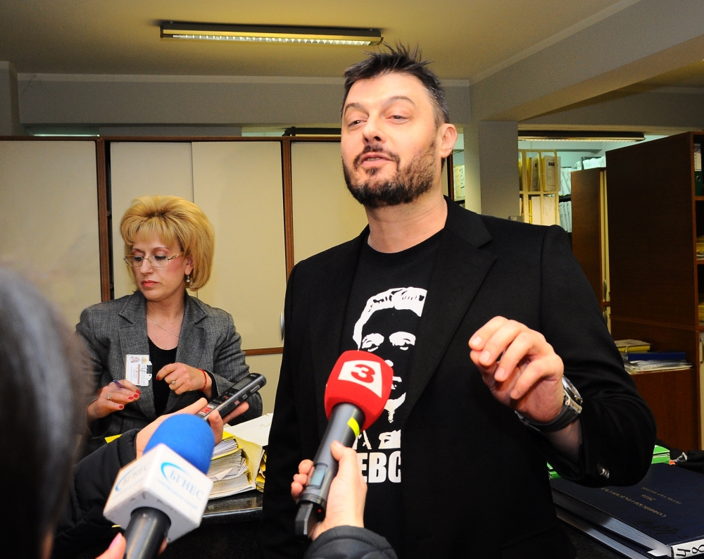 Бареков: Защо пияният олигарх Дончев намесва карикатурите на Комарницки в спора си с прокуратурата?