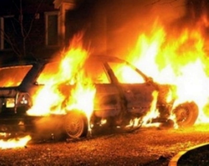 Автомобил на русенски бизнесмен изгоря до основи 