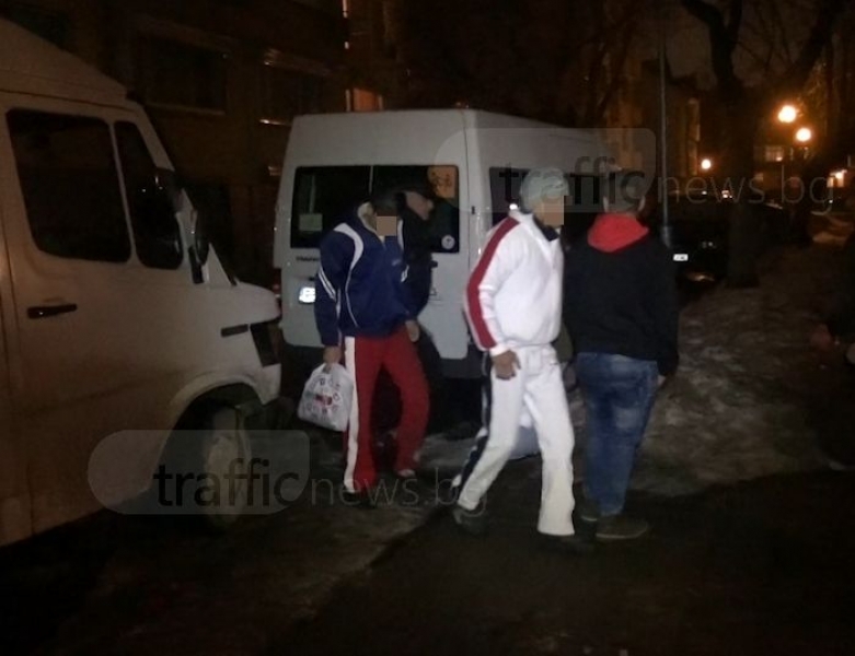 Прокудените от Широка лъка афганистански момчета пристигнаха в Пловдив (СНИМКА/ВИДЕО)