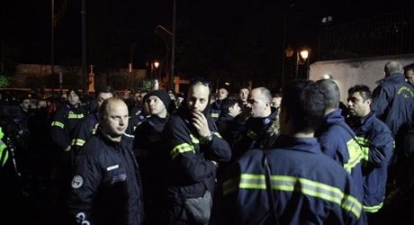 Пожарникарите на стачка в Атина