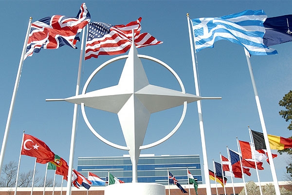 Две трети от руснаците виждат заплаха в НАТО, сочи проучване на „Галъп“