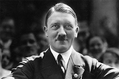 Двойник на Хитлер кръстосва улиците на родния му град 