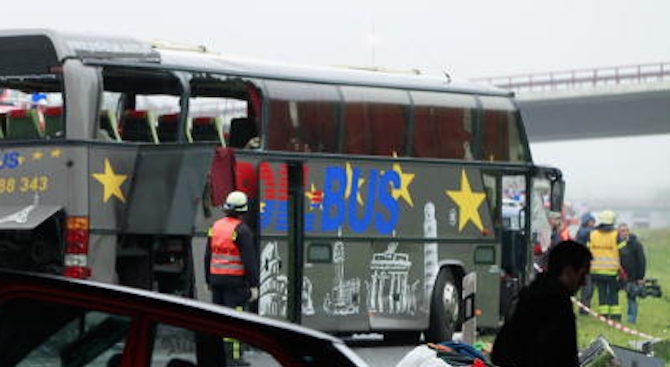 Ужас в Унгария! Петима загинаха при тежка катастрофа с автобус, в който пътували и български граждани