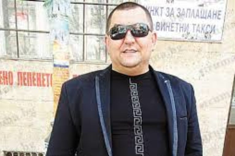 Църковни дарения изядоха кметския пост на Стоян Ников, гонят го от ГЕРБ