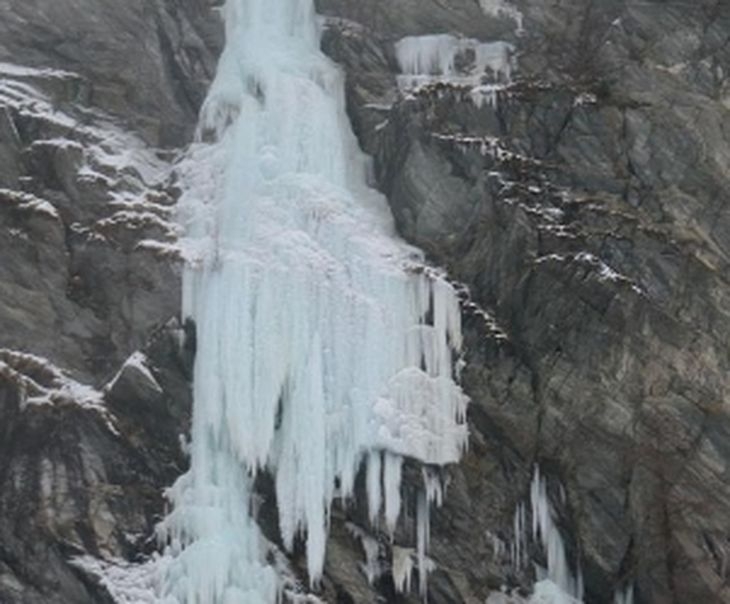 Нова трагедия в Алпите! Ледени късове убиха четирима алпинисти