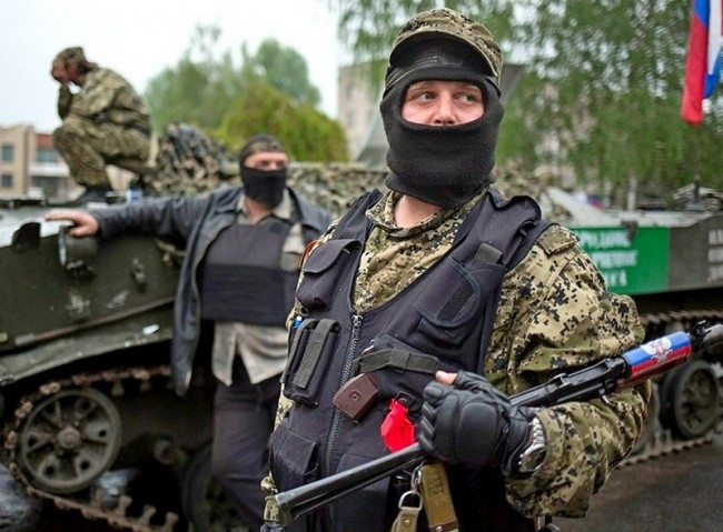 ДНР и ЛНР заплашиха да си върнат Донбас по военен път