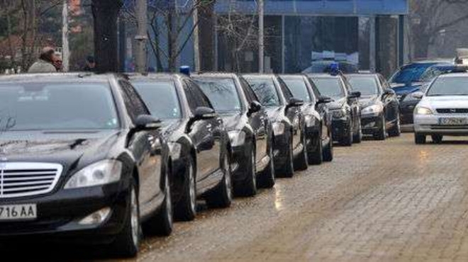 Герджиков влезе в обяснителен режим заради колите на НСО и министрите
