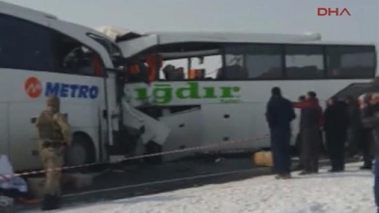 Жестока автобусна катастрофа в Турция (СНИМКА)